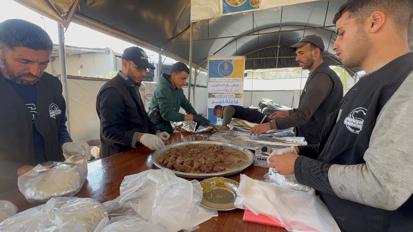 حملة افطار الصائمين في غزة الصامدة