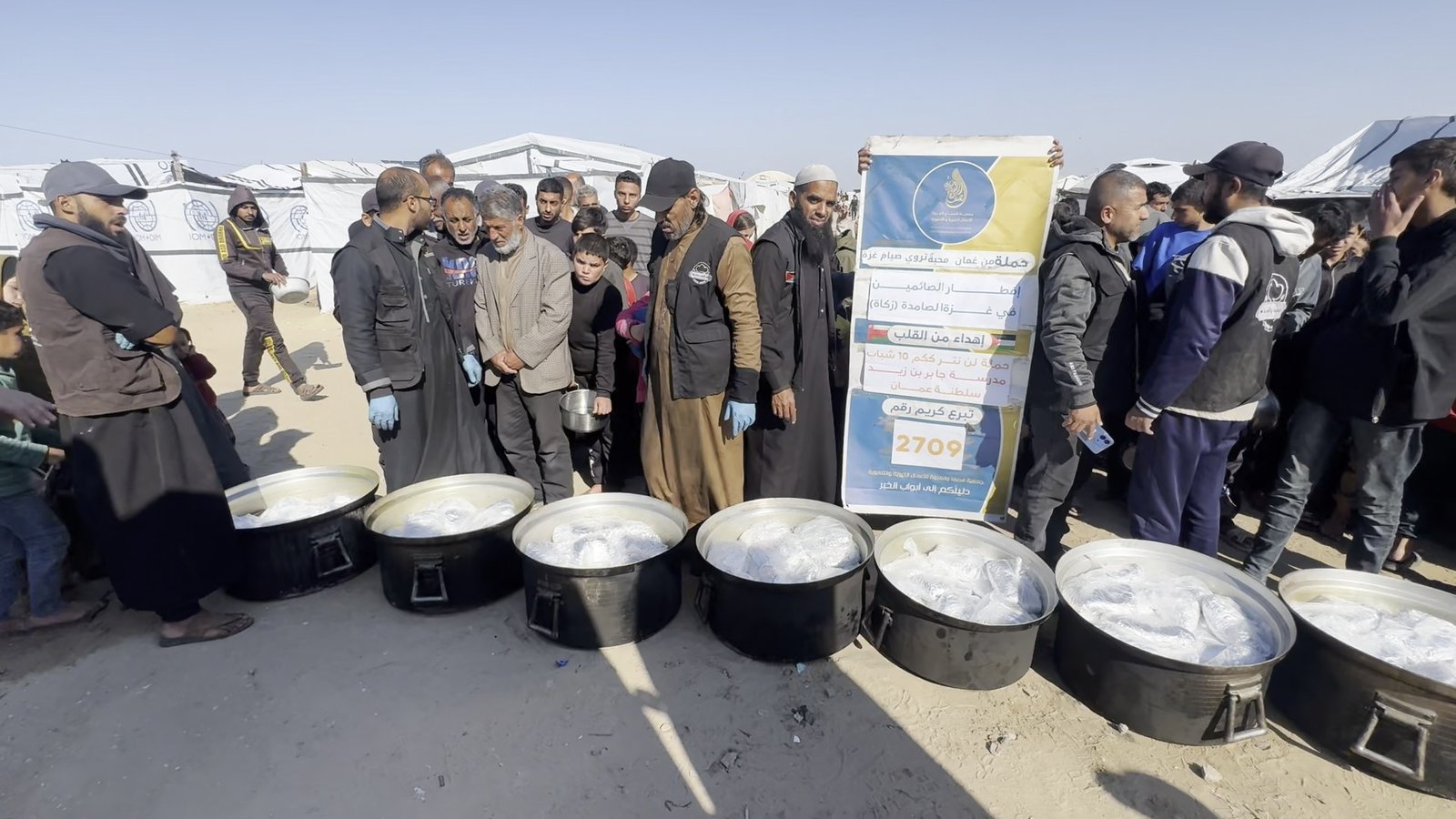 حملة إفطار الصائمين في غزة الصامدة